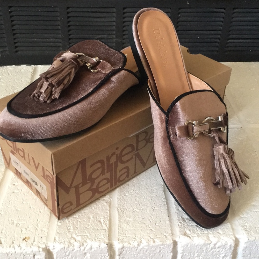 NIB Taupe/Brown Tassel Velvet Slides